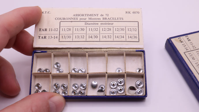 NOS boxed Set of Chrome Crowns-Welwyn Watch Parts