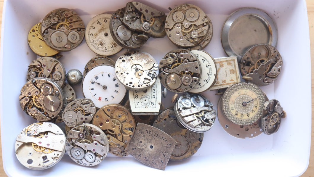 Lot Swiss Movements - Spares/Repairs/Projects - Ref M050-Welwyn Watch Parts
