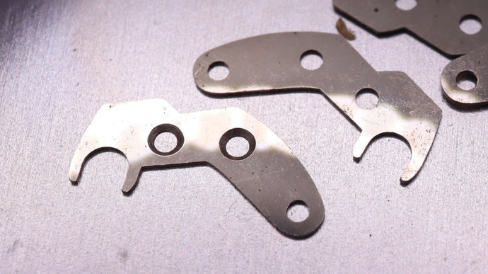 Durowe - Calibre 570 - Part #495/1 Screw Gib-Welwyn Watch Parts